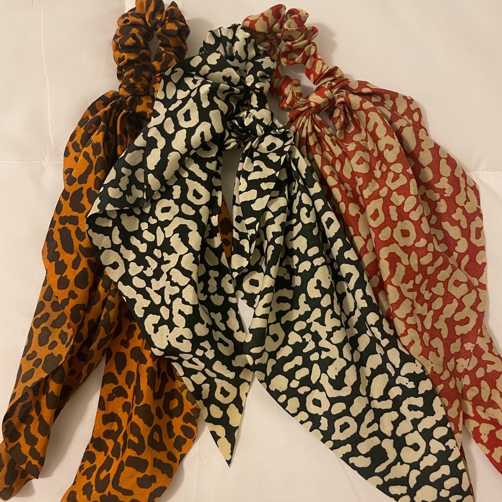 Hair scrunchy scarves